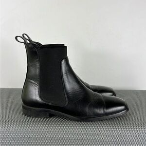 Everlane black leather slip on back pull tab chelsea boots women’s size 7